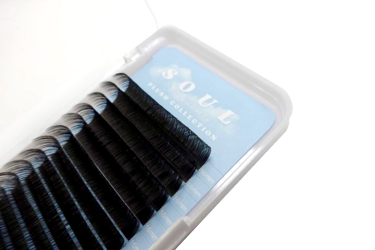 .05 Plush Collection Lash Tray